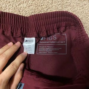 FIGS XS PETITE BURGUNDY Yola™ Skinny Scrub Pants